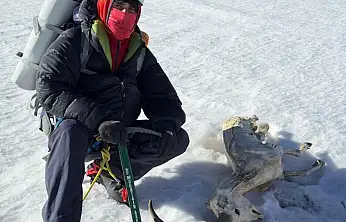 Ağrı Dağı'nın Kuzey Rotasında Donmuş Geyik Bulundu