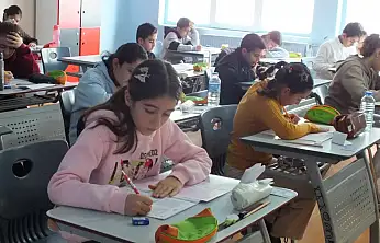 Ağrı Doğa Koleji'nde burs için yarış son günde de devam etti