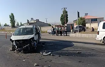 Ağrı-Doğubayazıt yolunda korkutan trafik kazası