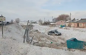 Ağrı-Erzurum karayolunda şarampole devrilen otomobilde 1 kişi hayatını kaybetti, 4 kişi yaralandı