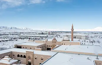 Ağrı İbrahim Çeçen Üniversitesi'nde bazı bölümler artık resmen akredite!
