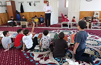 Ağrı il müftüsü Dr. İhsan ilhan yaz Kur'an kursu öğrencileriyle buluştu