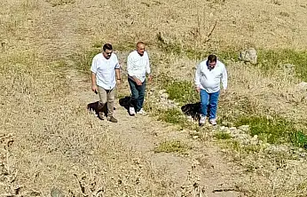 Ağrı İl Sağlık Müdürü Acu sahadan ayrılmıyor!  Bu kez Boztoprak Köyü'ndeydi