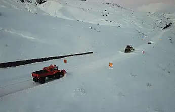 Ağrı-Kars yolunda beyaz mücadele devam ediyor