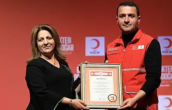 Ağrı Kızılay, Türkiye genelinde zirveye yürüdü