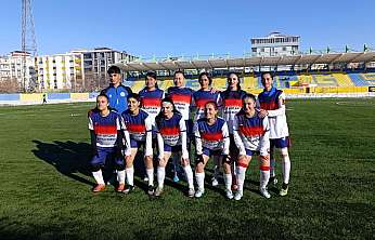 Ağrı'nın altın kızları sahasında kazandı!