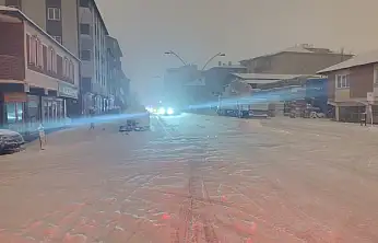 Ağrı'nın birçok mahallesinde elektrik kesintisi yaşandı