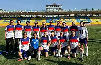 Ağrı kadın futbol takımı evinde Van ile puanları paylaştı