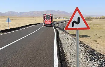 Ağrı'nın köy yollarına yeni trafik levhaları geliyor