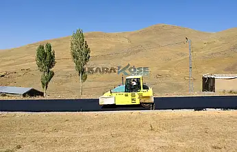 Ağrı'nın köy yollarında kış hazırlığı devam ediyor