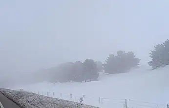 Ağrı, ocak ayının son gününde de sert kış koşullarıyla güne başladı