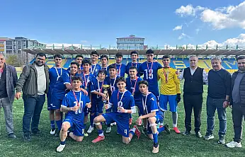 Ağrı Okul Sporları Genç Erkekler Futbol İl Birinciliği'ni kazanan takım belli oldu
