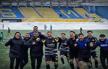 Ağrı Spor kendi evinde gülen taraf oldu