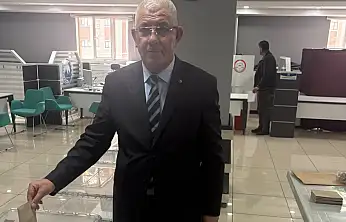 Ağrı Ticaret ve Sanayi Odası'nda başkanlık seçimi başladı: İlk oy Mehmet Erat'tan