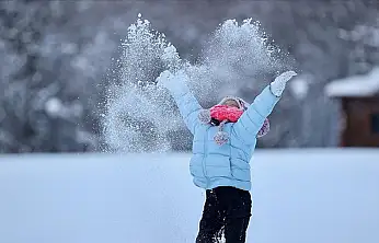 Ağrı Tutak'ta taşımalı ve köy okullarına 1 gün kar tatili