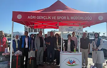 Ağrı'ya gelen üniversite öğrencileri terminal ve havalimanında karşılandı