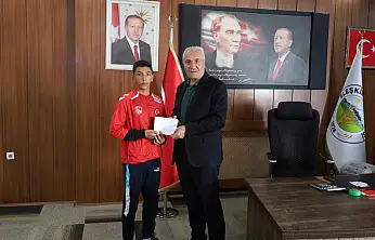 Ağrılı Berat Balkan Şampiyonası'ndan bronz madalyayla döndü