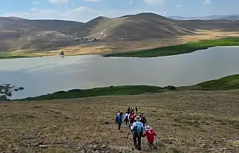 Ağrılı doğaseverlerin bu haftaki rotası Hıdırmenteş Gölü oldu