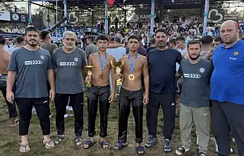 Ağrılı genç pehlivan Kurtdereli'de şampiyon oldu