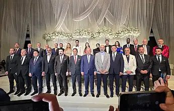 Ağrılı iş insanının mutlu gününe siyaset dünyasından yoğun katılım