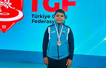 Ağrılı pehlivanlardan Türkiye Şampiyonası'nda gururlandıran başarı