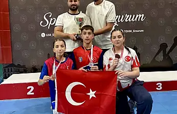 Ağrılı tekvandoculardan uluslararası turnuvada 3 madalyayla döndü