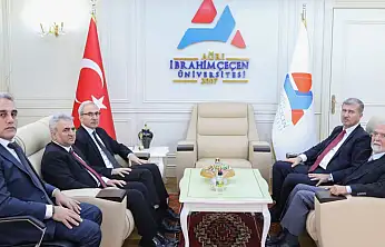 AİÇÜ'de Ahmed-i Hânî Sempozyumu sonrası akademik iş birliği görüşmesi yapıldı