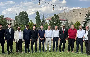 AK Parti Ağrı teşkilatı Doğubayazıt'ta toplandı