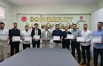 Akademi eğitimini tamamlayan aday din görevlilerine diplomaları verildi