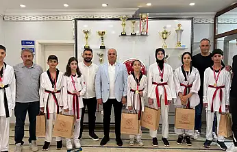 ANALİG Taekwondo'da Ağrı'nın gururu olan sporcular ödüllendirildi