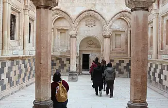 Ara tatilde tarihi saray ziyaretçilerini ağırlıyor