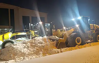 Atalay Caddesi'ndeki kar temizliği gün boyu devam etti