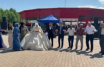 Başkan Budak yeğeninin düğün mutluluğuna ortak oldu