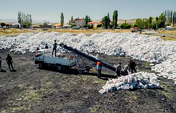 Diyadin'de 4 bin 600 haneye kış desteği vatandaşlara dağıtılıyor