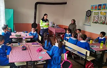 Diyadin'de jandarma ve polis öğrencilerle buluştu!