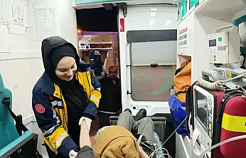 Diyadin'de kar yağışı engeline rağmen 61 yaşındaki hasta kurtarıldı