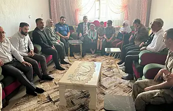 Diyadin Kaymakamı Furkan Korkusuz'dan şehit ailesine anlamlı ziyaret