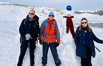 Ağrı'da doğa tutkunlarını karlı yollar durduramadı