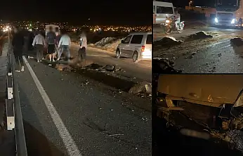 Doğubayazıt girişinde feci kaza:! Araç koyun sürüsüne daldı