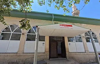 Doğubayazıt'ın 71 yıllık Merkez Beyazıt Camii yenilendi