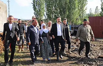 Doğubayazıt Kaymakamı Ayvat selden etkilenen bölgelerde incelemelerde bulundu