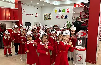 Doğubayazıt Kızılay şubesi minik misafirlerini ağırladı