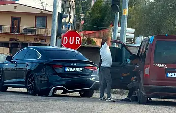 Doğubayazıt korkutan kaza: Dörtyol'da iki araç çarpıştı