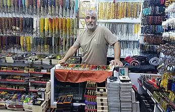 Doğubayazıt pasajlarında bijuteri ve tespih ürünlerine ilgi her geçen gün artıyor