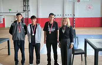 Doğubayazıt'ta 29 Ekim coşkusu: Liseler arası satranç turnuvası düzenlendi