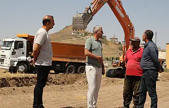 Doğubayazıt'ta turizm lisesi inşaat alanı yerinde incelendi