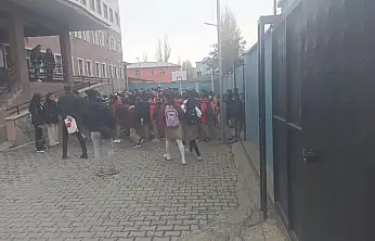 Doğubayazıt'ta ara tatil sonrası ilk ders zili çaldı