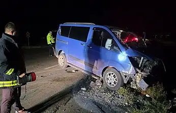 Doğubayazıt'ta gece yarısı korkunç kaza: 3 kişi yaralandı