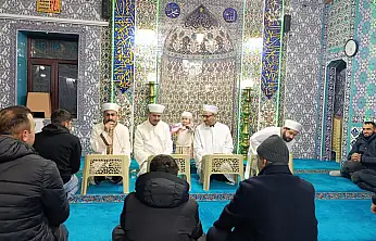 Doğubayazıt'ta kandil gecesinde dualar semaya yükseldi