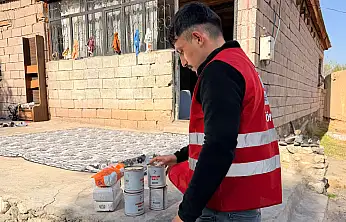Doğubayazıt'ta Kızılay ailelerin sofralarına bereket taşıdı